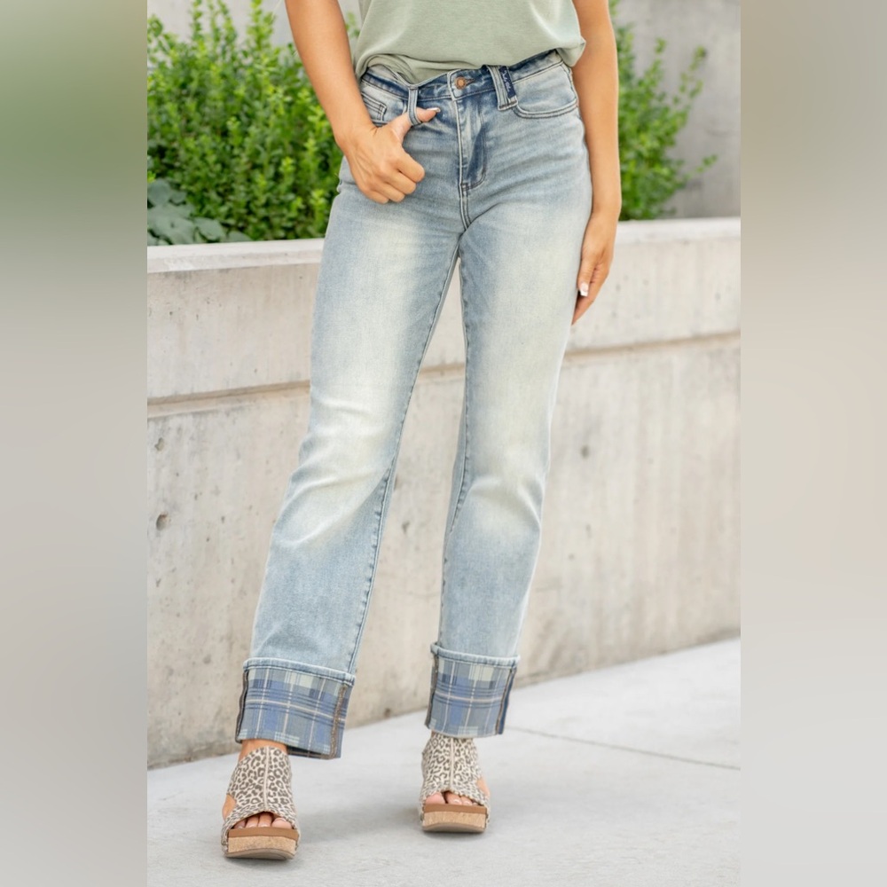 Judy Blue Light Wash Straight Leg Jeans